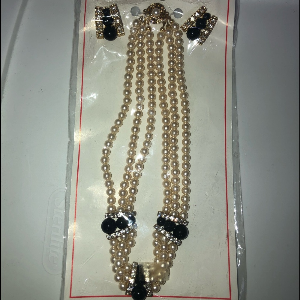 Necklace & earrings set!